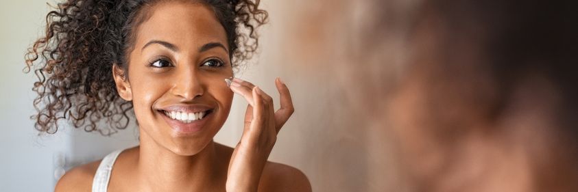 Best Ways To Continue Your Skincare Routine on Vacation
